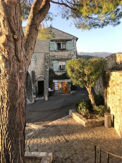 Paisible appartement au pied des sites touristiques à Belgentier — Appartement · Belgentier, Provence