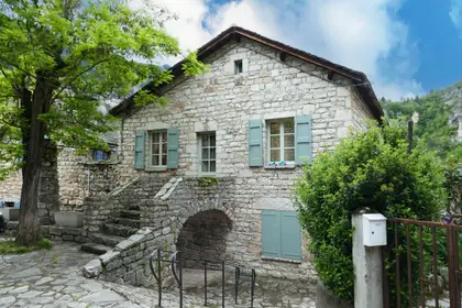 Rénové loft plein de charme à Châteauneuf-d'Entraunes — Loft · Châteauneuf-d'Entraunes, Provence