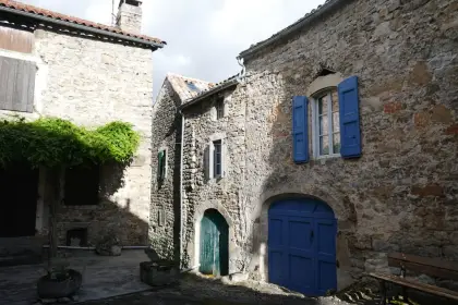 Charmant studio au pied des sites touristiques à Cabrières-d'Aigues — Studio · Cabrières-d'Aigues, Provence