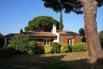 Charmant studio plein de charme à Lacoste — Studio · Lacoste, Provence