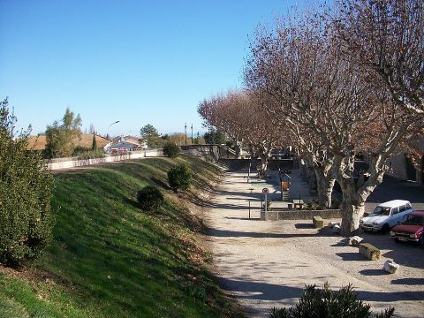 Digue d'Enceinte de Caderousse