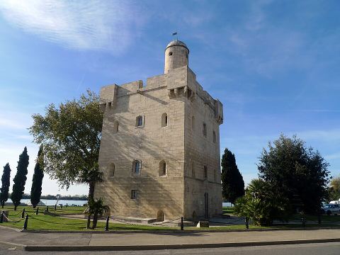 PORT-SAINT-LOUIS-DU-RHÔNE - A vélo, la ville entourée d'eau