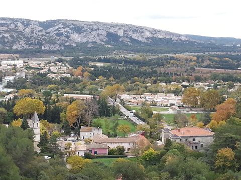 Alpilles : Lamanon - Eyguières : Le défens d'Eyguières