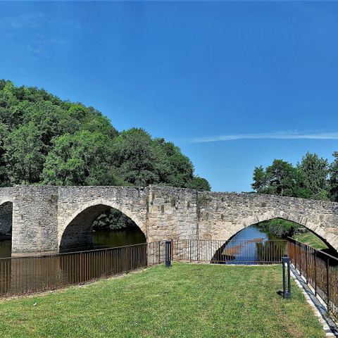 Pont du Moyen-Age sur l'Aille entre Le Luc et La Garde-Freinet