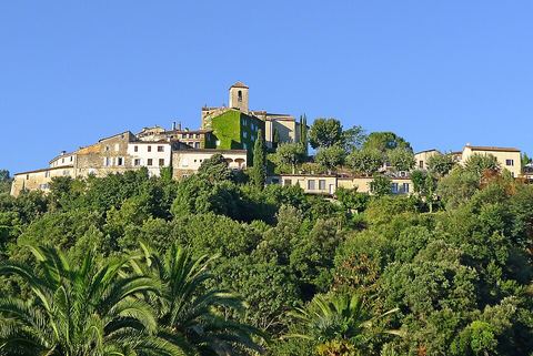 La table du village Auribeau sur Siagne