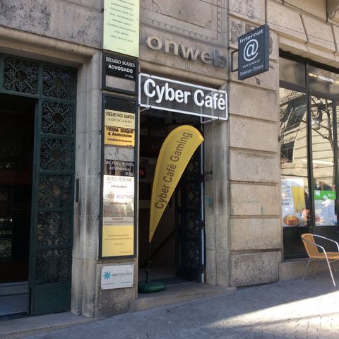 Au Cyber Games Cafe