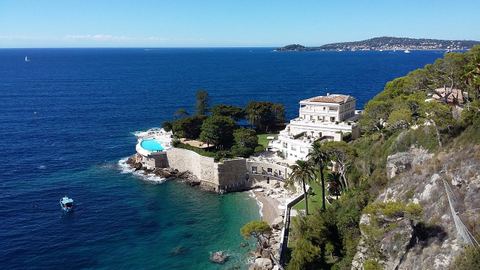 Mademoiselle Saint Jean Cap Ferrat