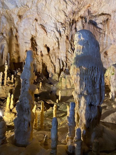 Cave Cavazur