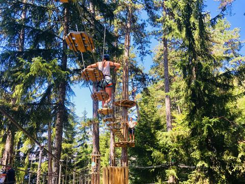 Accro Adventure - Accrobranche Tyrolienne géante