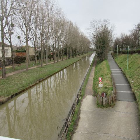 Passage du Canal de Craponne par Pélissanne
