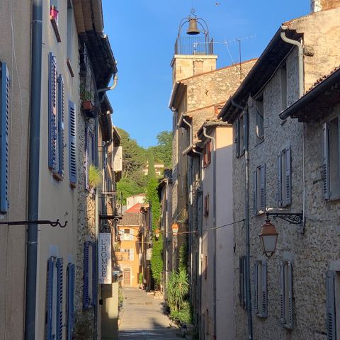 Place des Arcades