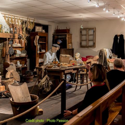 Maison Fléchier - Musée des Traditions Comtadines