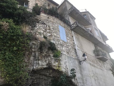 Le village de Venasque