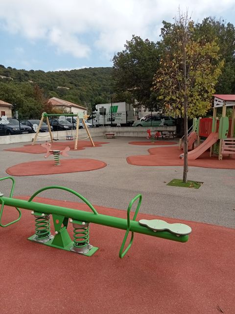 Jardin d'enfant Robert Deleuil  (village)