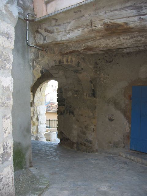 Porte de Bassac et vestiges de remparts