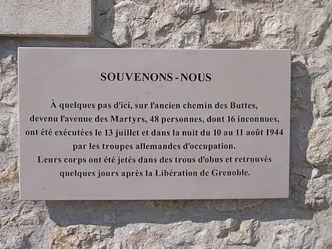 Plaques commémoratives en mémoire de résistants