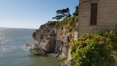 Grotte de la Falaise