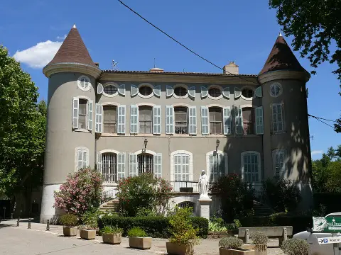 Bau Rouge