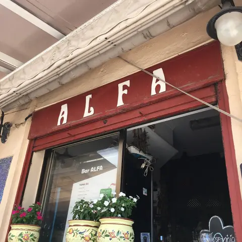 Alpha bar à vin / Alpha scène