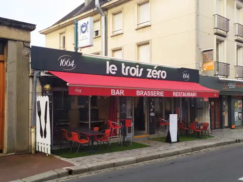 Le Trois-2