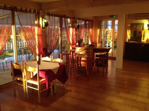 HUMAN HOTEL Restaurant 