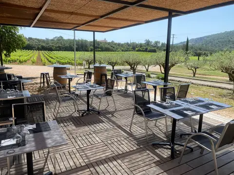 Bistrot le p'tit bouchon - Domaine Saint Louis la Manuelle - Réouverture le 1er mai.