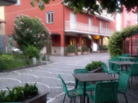 Kasikasi Sotto Il Pino