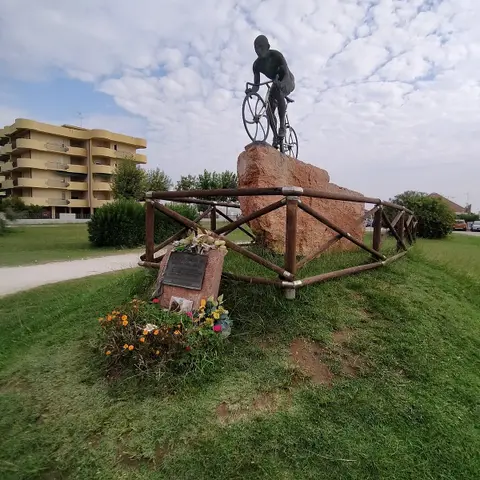 Monument Pantani Forever Galibier