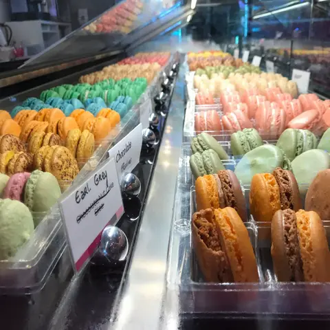 Macaron Coffee Shop