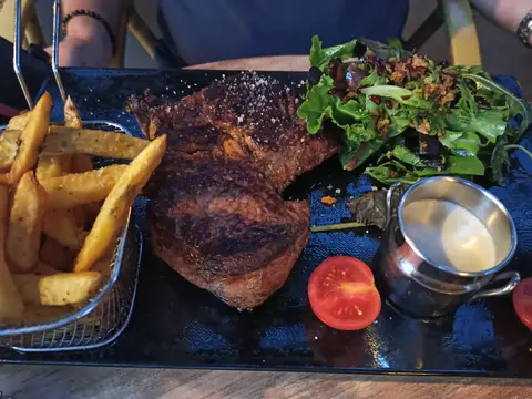 Chez Ju Resto & Bistro