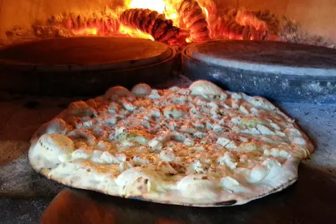 À Quoi Pizza au Feu de Bois