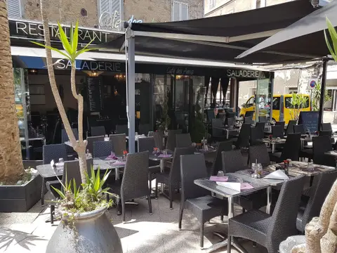 Cafe des amis
