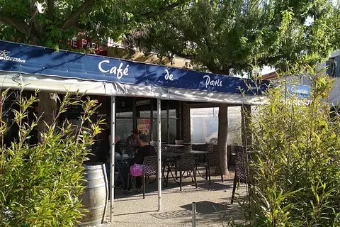 Cafe De Paris
