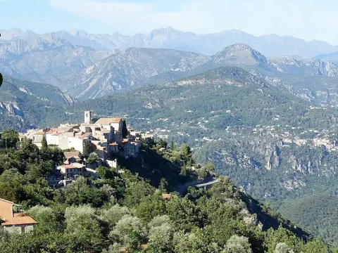 Village bouyon