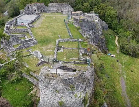 Château féodal - Ancien Hospice