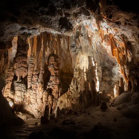 Cave La Madeleine