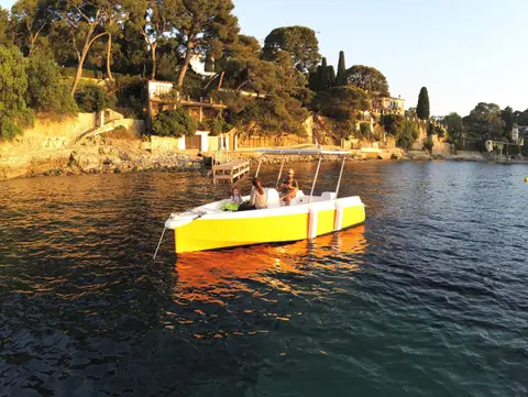 Coucher de soleil en mer avec cocktail dînatoire avec Speedfishing