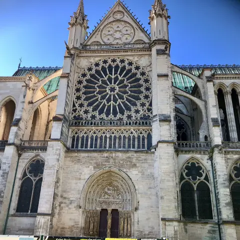 Les Ecuries de St Denis
