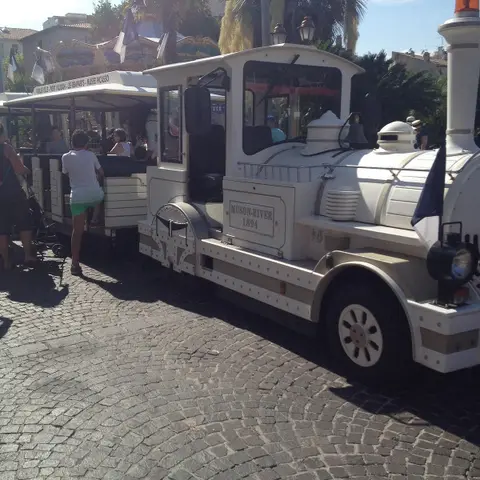Le petit train d'Antibes Juan-Les-Pins