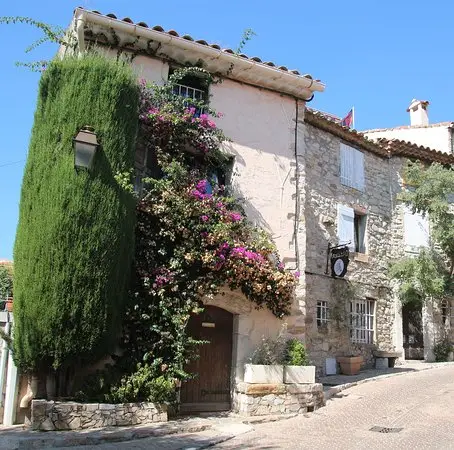 Le Castellet, classé "Plus Beaux Villages de France"