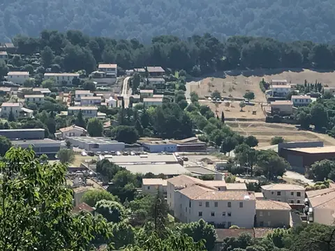 Site du Château de Cadenet