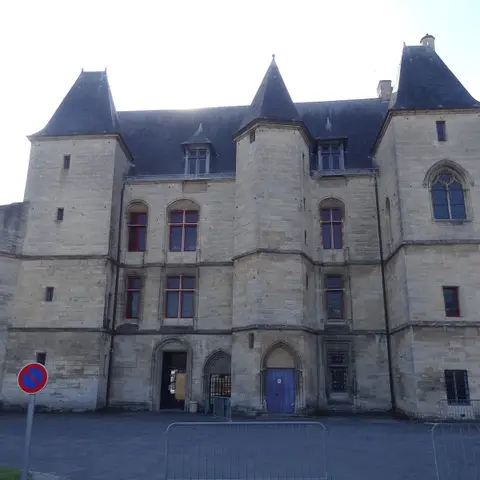 Fondations de l'ancien château des Ducs De Blacas