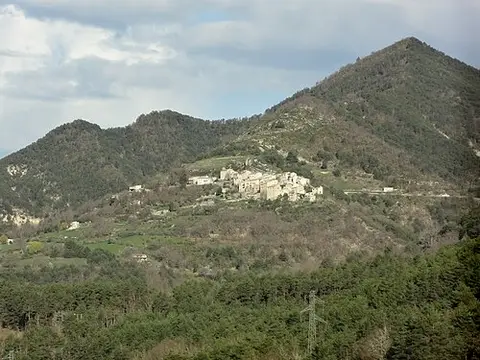 Village perché de Mison