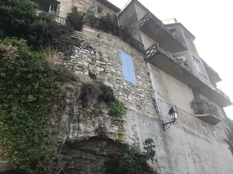 Le village de Venasque