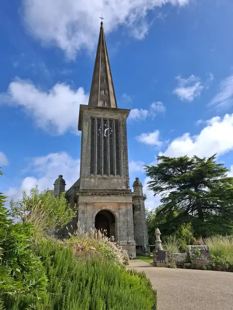 L'église Saint-Pierre et Saint-Paul