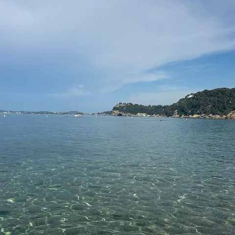 Plage Commandon et Charoup