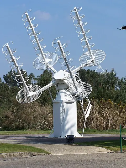 Ancienne antenne Vestale T1 du SSBS