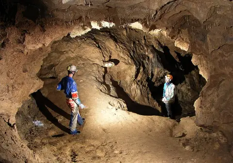 Grotte de la Lare