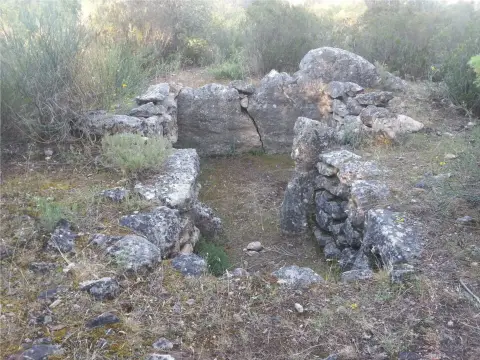 Dolmen des Adrets 2