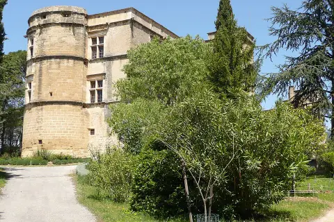 Les caves du château Lourmarin